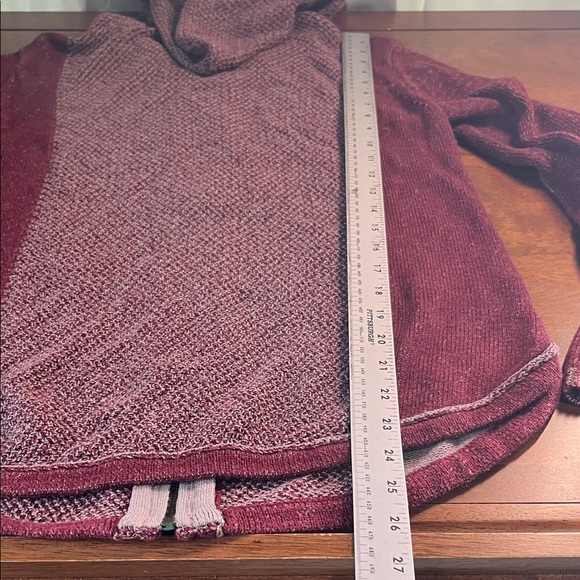 Natural Reflections Burgundy and Cream Knit Sweater - Picture 8 of 11